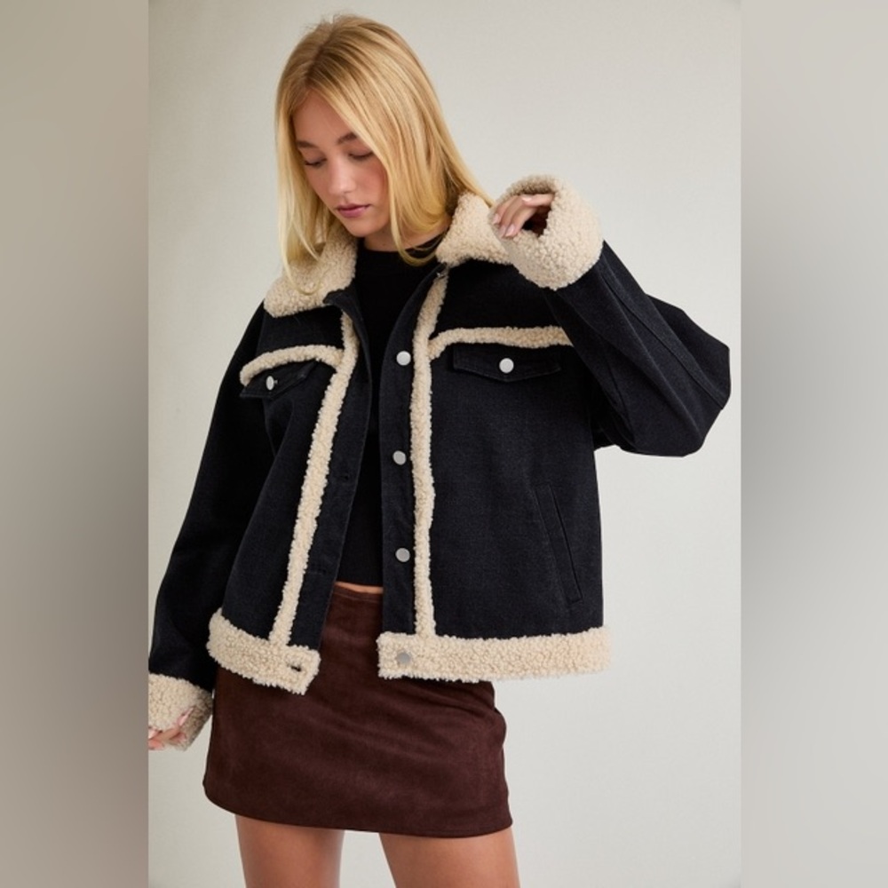Fur Contrast Trim Collared Denim Jacket - Le Lis